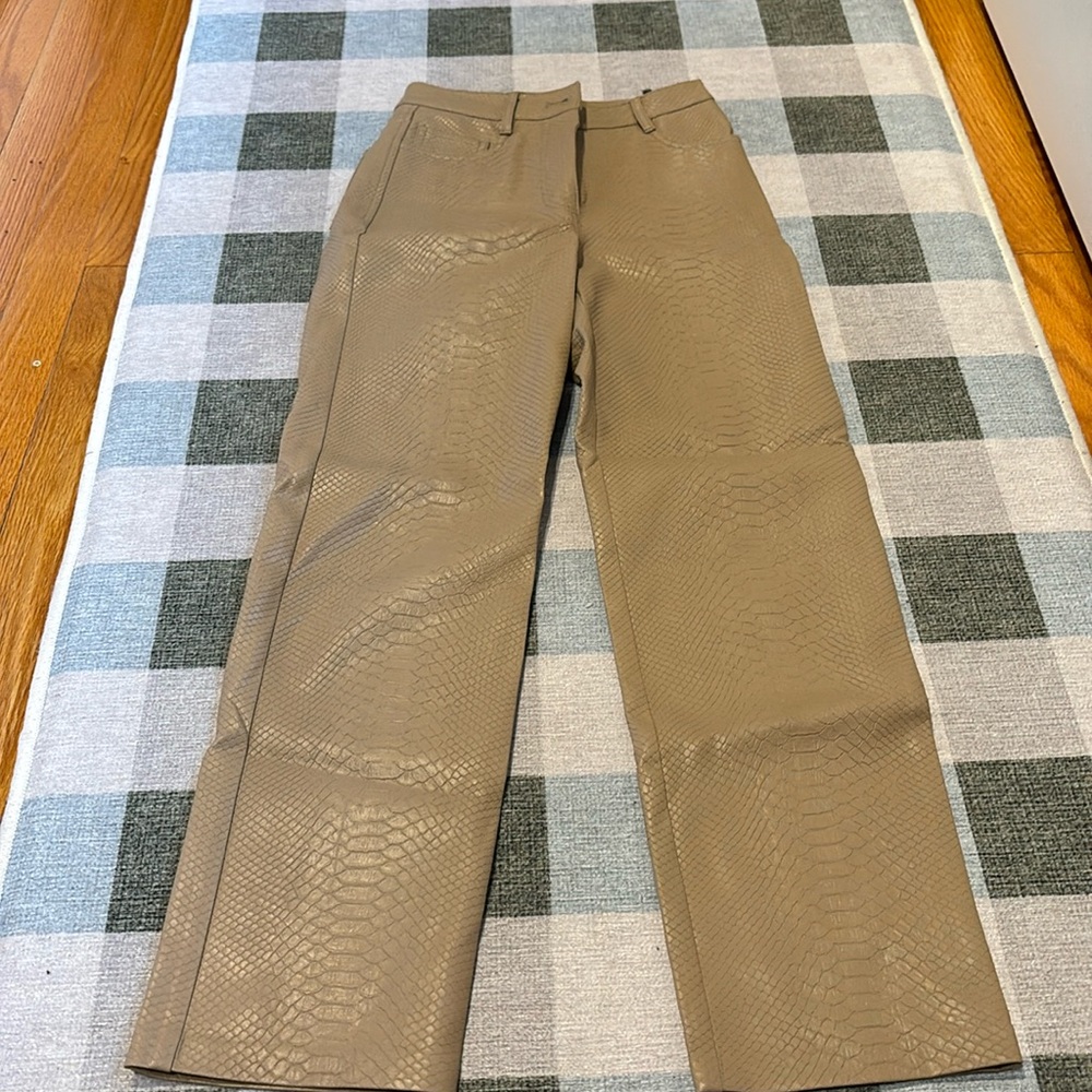 Beige sneak skin Aritzia Wilfred pant size 00